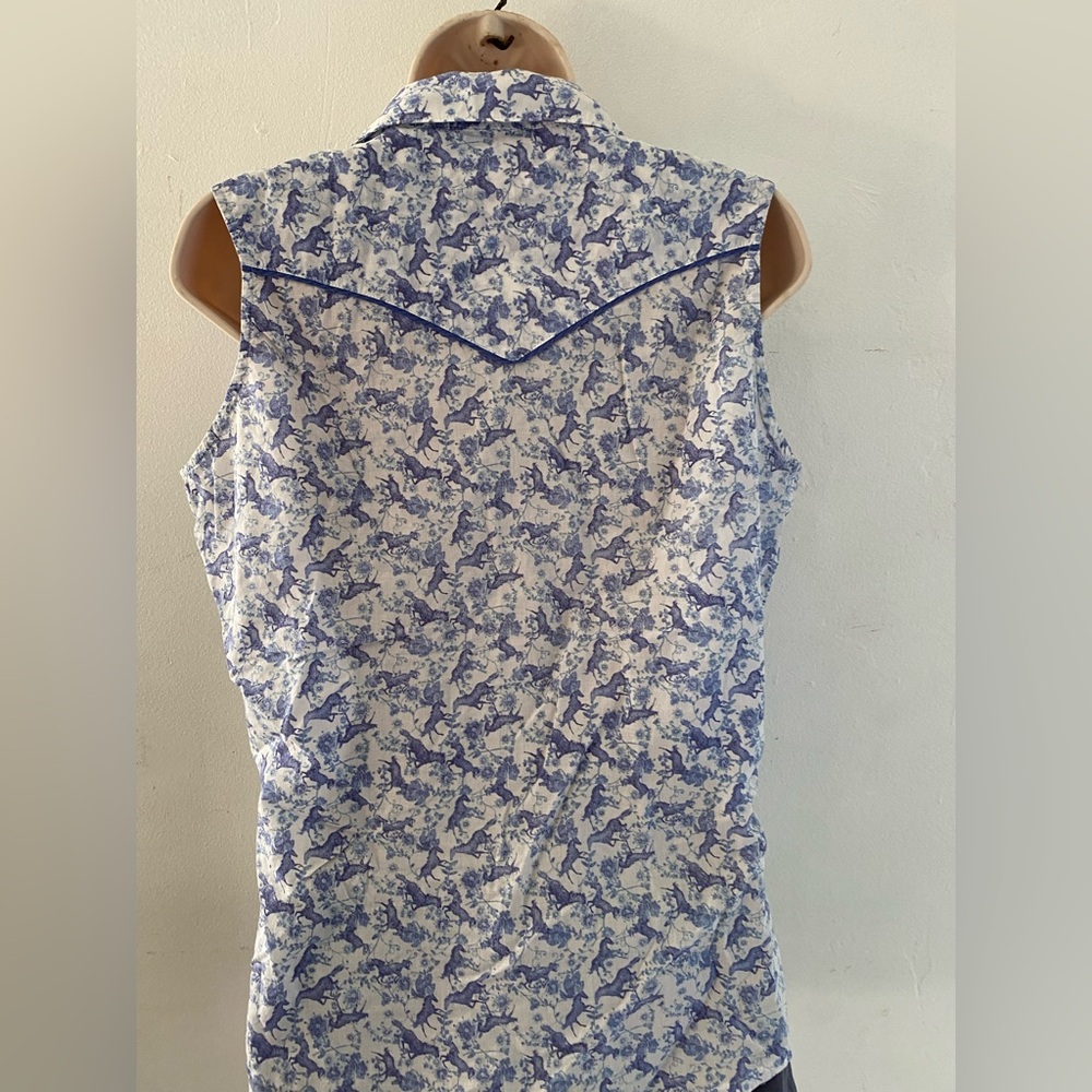 Wrangler beautiful horses pattern Sleeveless Blue and White Button-Down Shirt - Picture 5 of 8